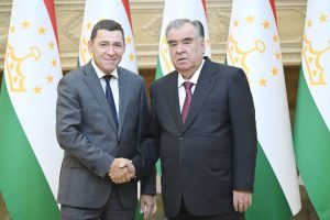 Сарвари давлат Эмомалӣ Раҳмон бо Губернатори вилояти Свердловски Федератсияи Русия Евгений Кувайшев мулоқот анҷом доданд