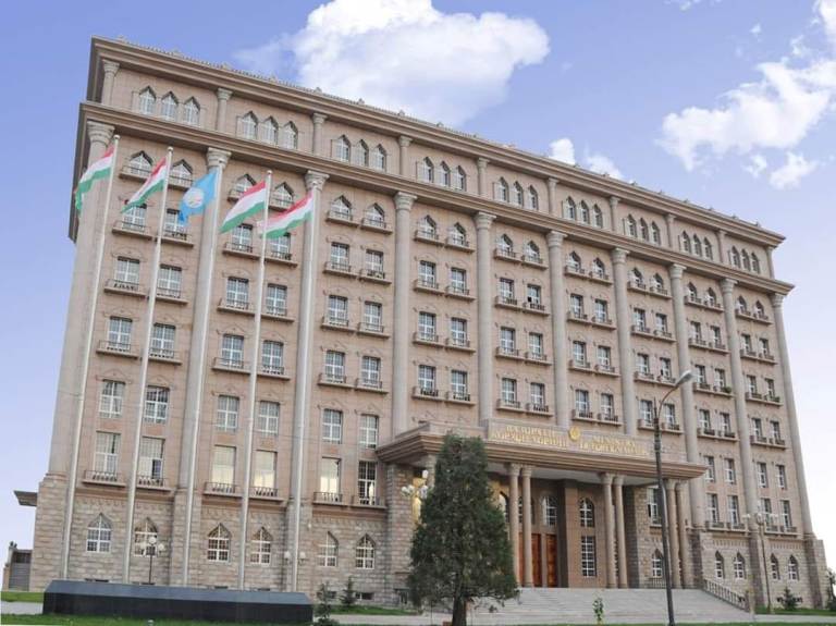 Тоҷикистон анҷоми музокироти Озарбойҷон ва Арманистонро оид ба матни созишномаи сулҳ истиқбол менамояд