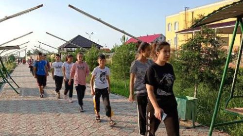 РӮЗИ БАЙНАЛМИЛАЛИИ ПИЁДАГАРДӢ. Ин намуди варзиш барои нигоҳ доштани вазни муътадили бадан кумак мекунад