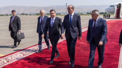 Сарвазири Қазоқистон ба Тоҷикистон ташриф овард