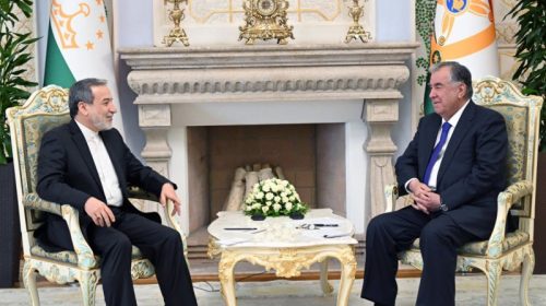Пешвои миллат Эмомалӣ Раҳмон Вазири корҳои хориҷии Ҷумҳурии Исломии Эрон Аббоси Ароқчиро ба ҳузур пазируфтанд