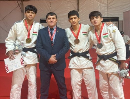 Ҷудокорони навраси тоҷик дар рӯзи охири Чемпионати Осиё 3 медал ба даст оварданд