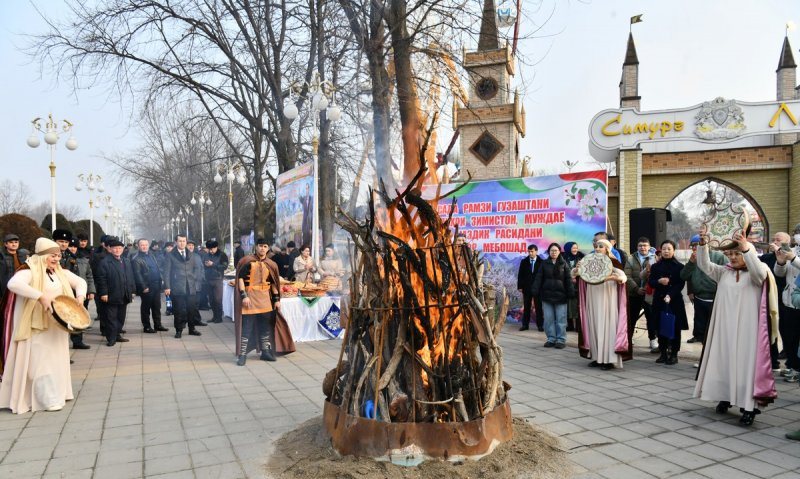 САДА — ҶАШНИ БОСТОНИИ МАРДУМИ ТОҶИК. Нуру гармӣ ҷавҳар ва рамзу асли зиндагиофарии ин ид мебошанд