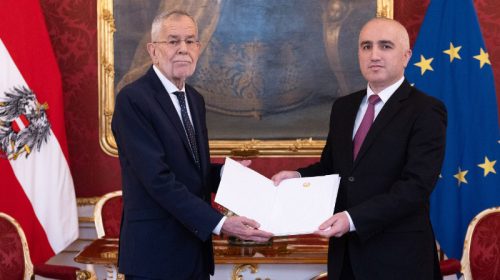 Сафири Тоҷикистон ба Президенти Австрия эътимоднома супорид