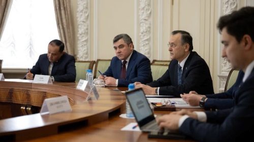 Сафири Тоҷикистон бо Губернатори вилояти Свердловски Федератсияи Россия мулоқот намуд