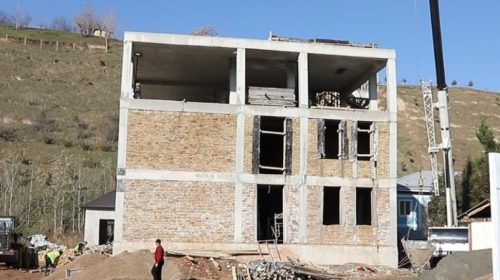 Дар доираи лоиҳаи «Миллати солими Тоҷикистон» корҳои таъмиру сохтмонӣ босуръат ҷараён доранд