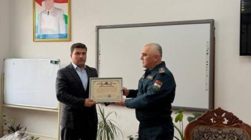 Наҷоти кӯдаки ноболиғ аз ғарқшавӣ дар Душанбе