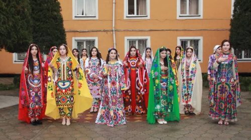 ТАНТАНАИ ИДИ МОДАР ДАР ШАҲРИ ВАҲДАТ