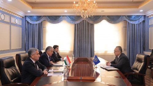 Баррасии таъмини амнияти минтақавӣ дар суҳбати Сироҷиддин Муҳриддин ва Таалатбек Масадиков