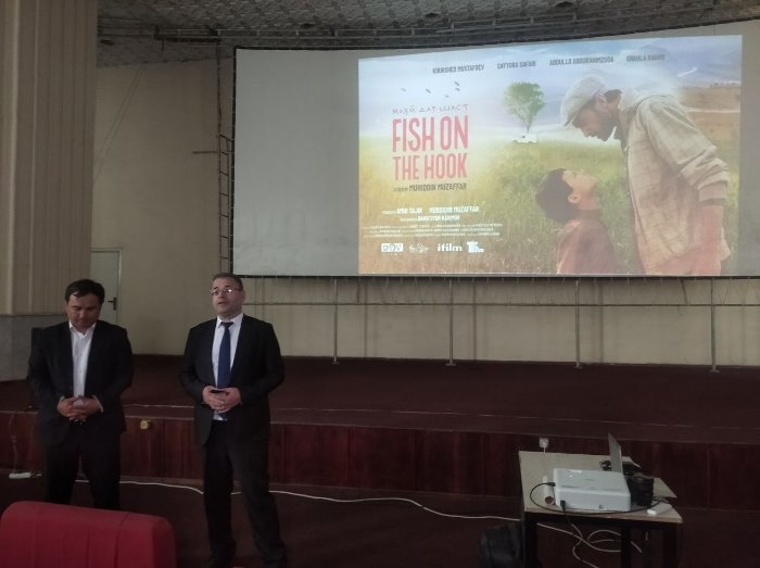 Намоиши филми «Моҳӣ дар шаст» барои рӯзноманигорон баргузор гардид