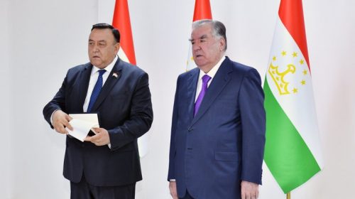 Пешвои миллат Эмомалӣ Раҳмон дар шаҳри Ҳисор якчанд иншооти муҳими иҷтимоӣ, истеҳсолӣ ва хизматрасониро ба таври фосилавӣ ифтитоҳ намуданд