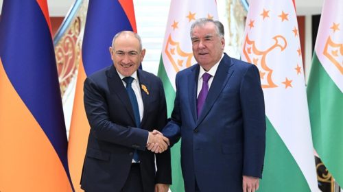 Президенти Ҷумҳурии Тоҷикистон Эмомалӣ Раҳмон бо Сарвазири Ҷумҳурии Арманистон Никол Пашинян мулоқот намуданд