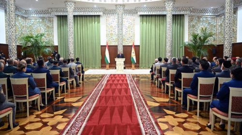Президенти Ҷумҳурии Тоҷикистон Эмомалӣ Раҳмон ба кормандони сохторҳои қудратӣ ва низомӣ мукофотҳои давлатӣ ва унвону рутбаҳои махсус супориданд