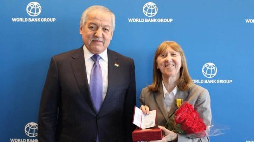 МУКОФОТИ ДАВЛАТИИ ТОҶИКИСТОН БА ДУ НАМОЯНДАИ БОНКИ ҶАҲОНӢ