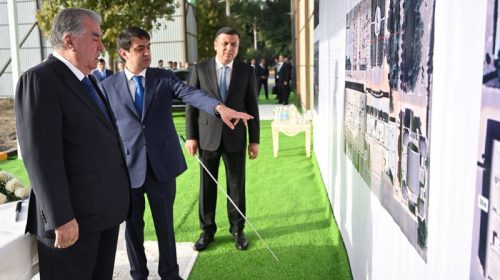 Пешвои миллат Эмомалӣ Раҳмон барои бунёди терминали нави байналмилалӣ дар фурудгоҳи Душанбе санги асос гузоштанд